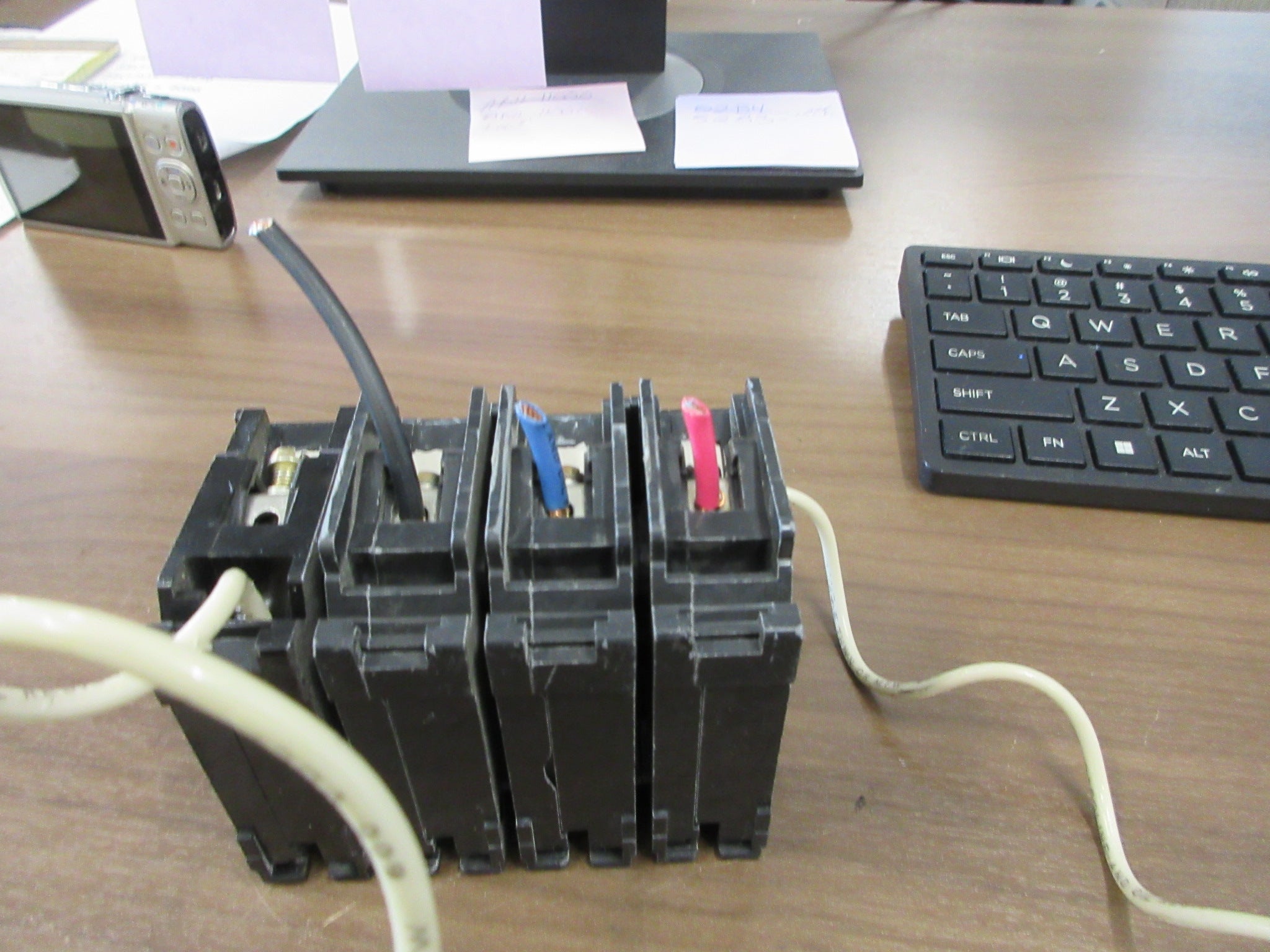 ITE Type QP Clip-On Shunt Trip Circuit Breaker Q33000501 30A 240V  Used
