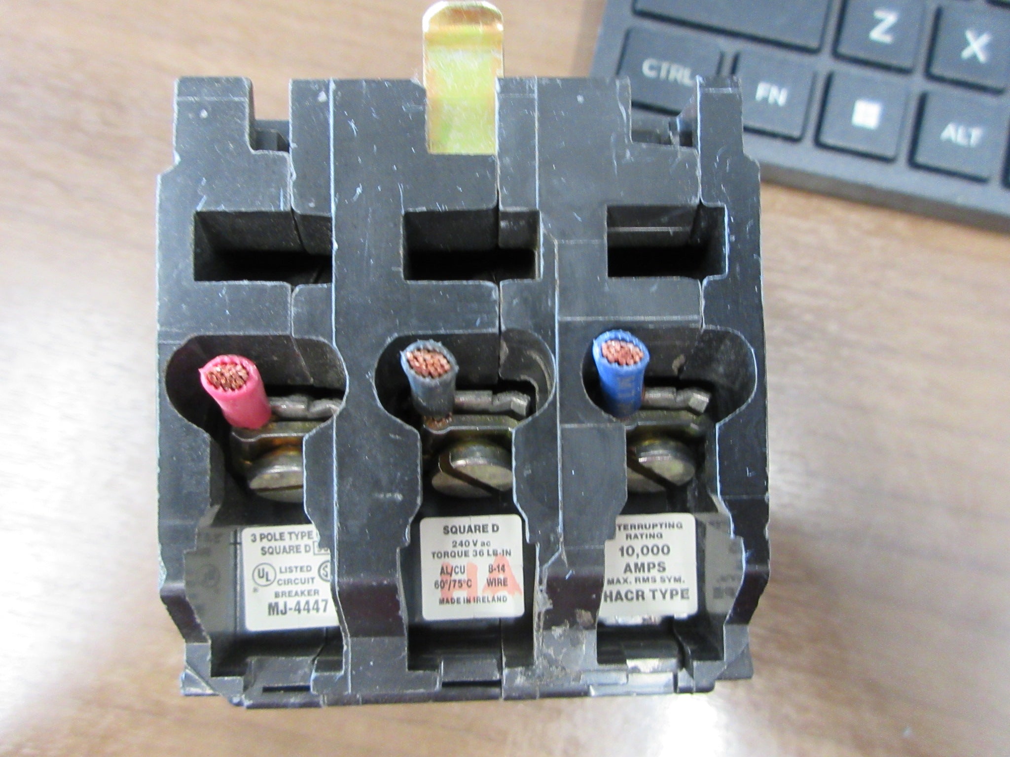 Square D Bolt-On Circuit Breaker QOB330 240V 30A 3P *(1) Screw* Used