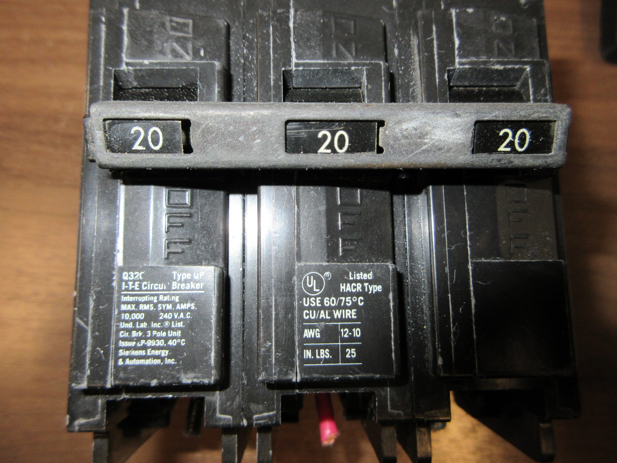 ITE Type QP Clip-On Circuit Breaker Q320 20A 120/240V 3P Used