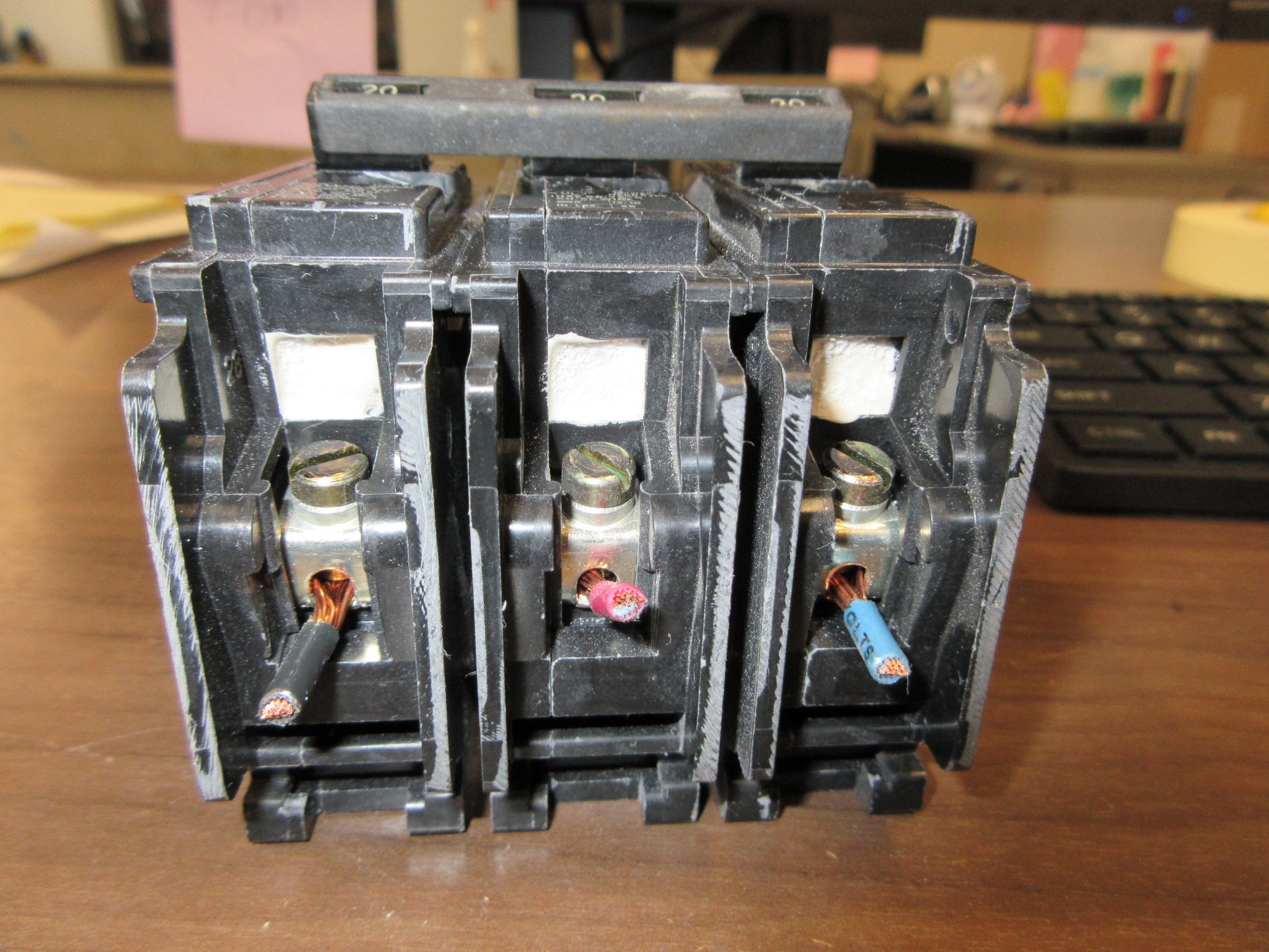 ITE Type QP Clip-On Circuit Breaker Q320 20A 120/240V 3P Used