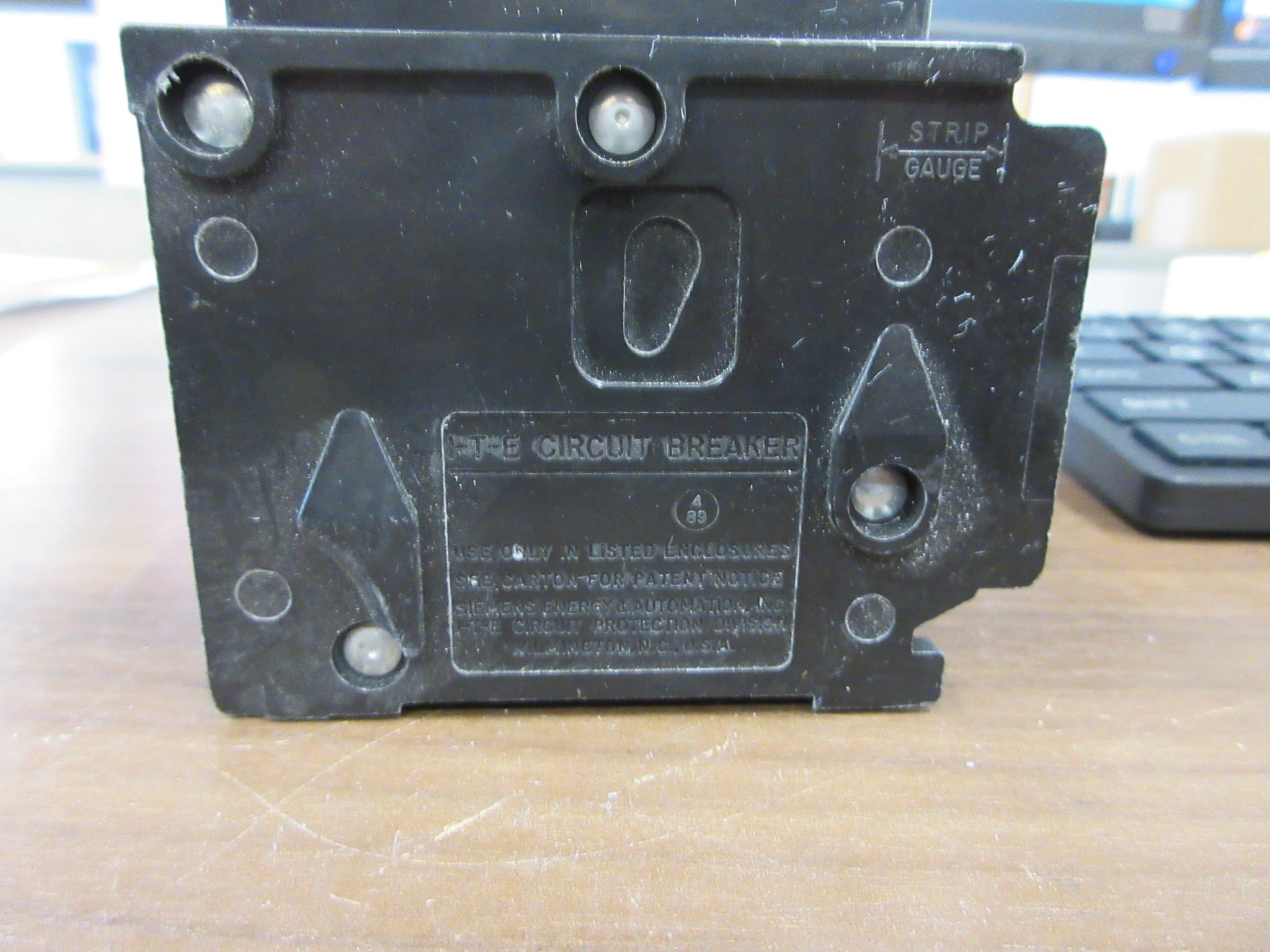 ITE Type QP Clip-On Circuit Breaker Q320 20A 120/240V 3P Used