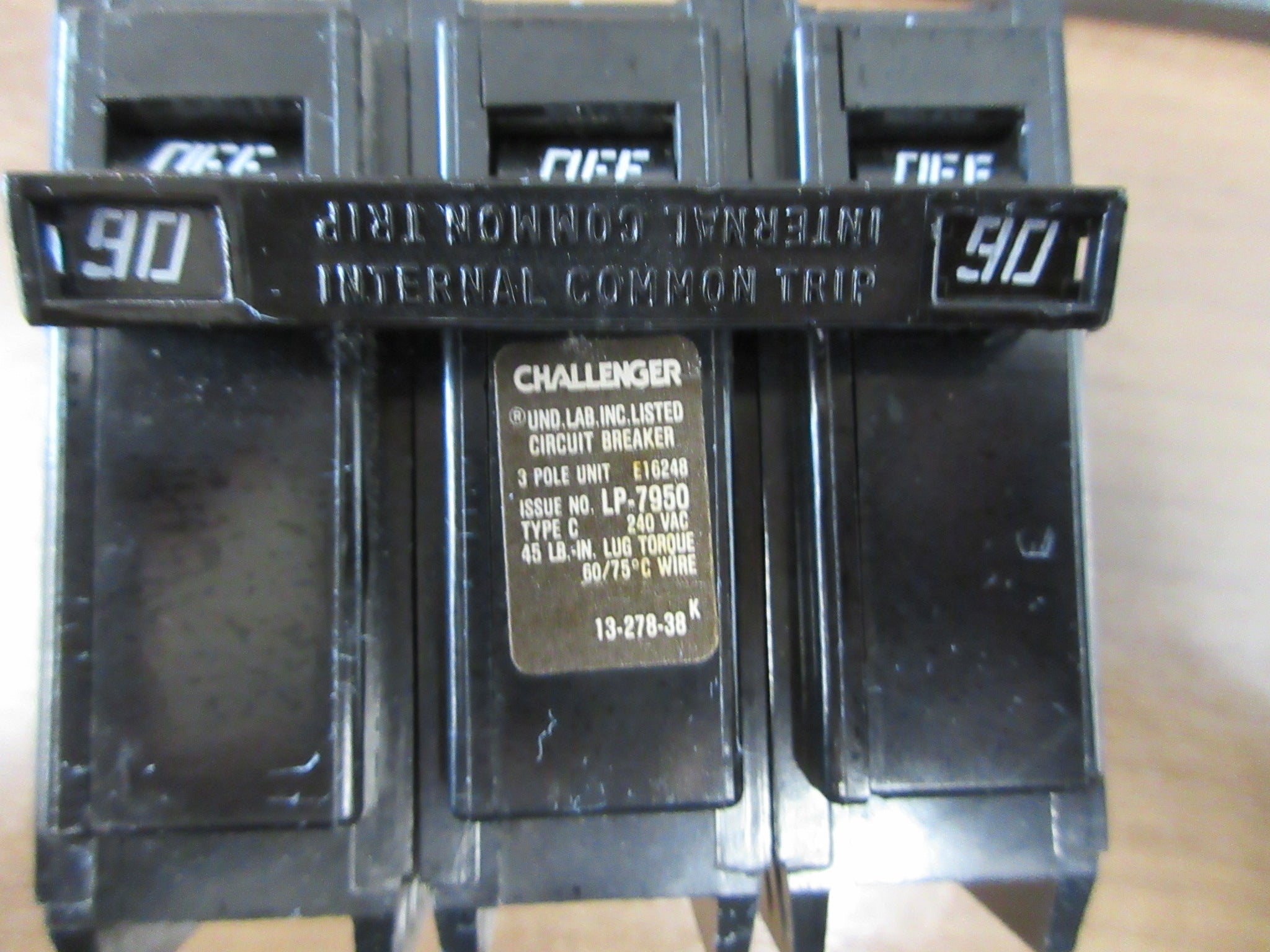 Challenger Clip-On Circuit Breaker C390 90A 240V 3P * Chip Base * Used