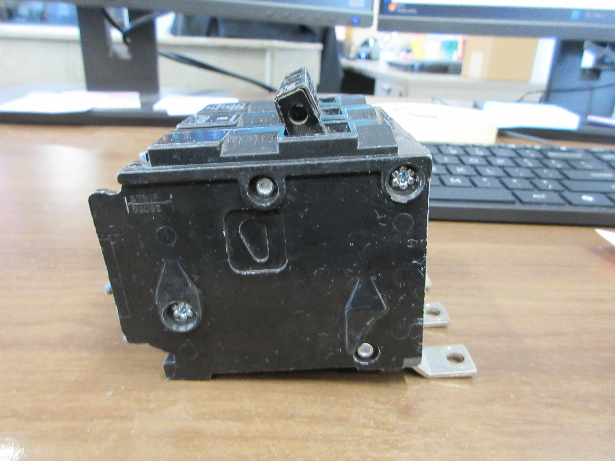 Siemens Type BL Bolt-On Circuit Breaker B330 30A 240V 3P Used