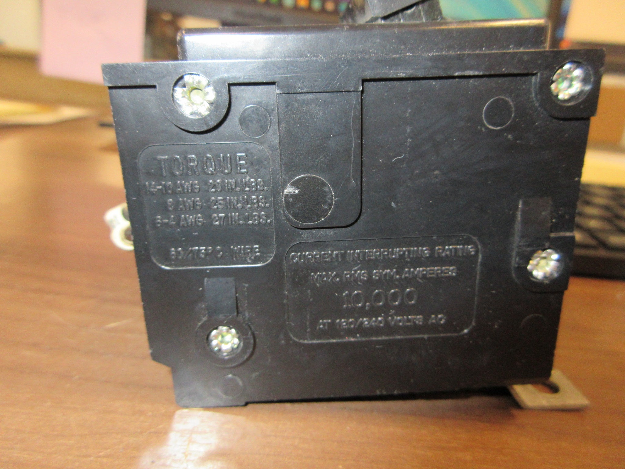 Cutler-Hammer Quicklag Bolt-On Circuit Breaker QBHW2020 20A 120/240V 2P Used