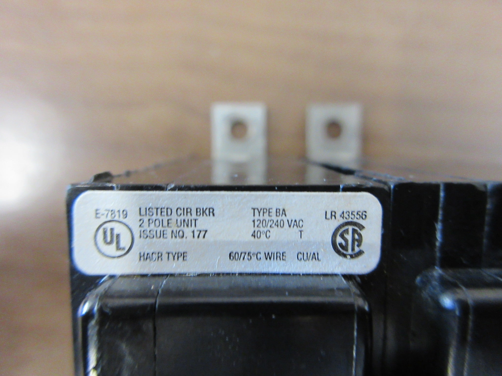Cutler-Hammer Quicklag Bolt-On Circuit Breaker QBHW2020 20A 120/240V 2P Used