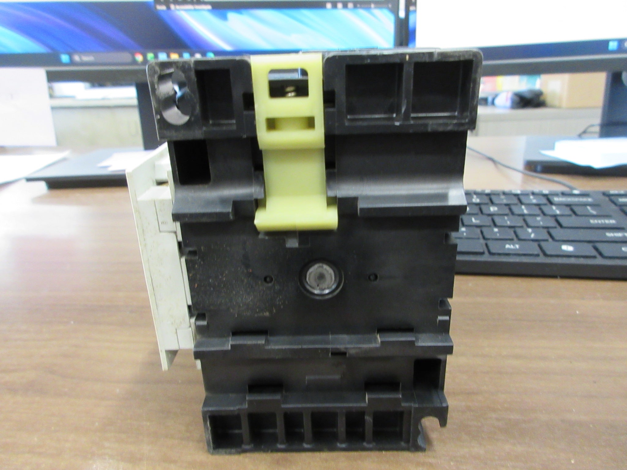 ABB Contactor B63 120V Coil 85A 600V (1) Aux Contact Used