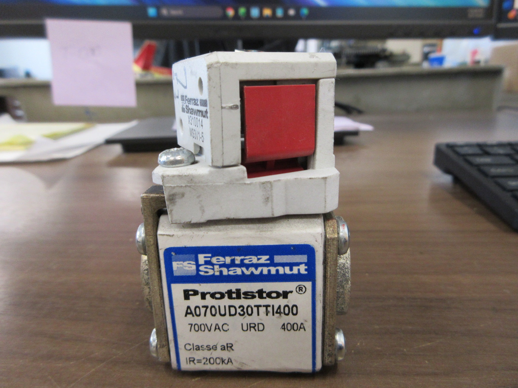 Ferraz Shawmut Protistor Fuse A070UD30TTI400 400A 700V Used