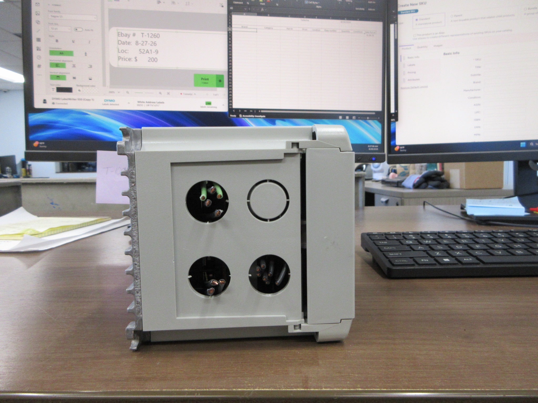 Allen-Bradley AC Drive 1305-AA03A Ser. C 0.75 HP 3Ph Used