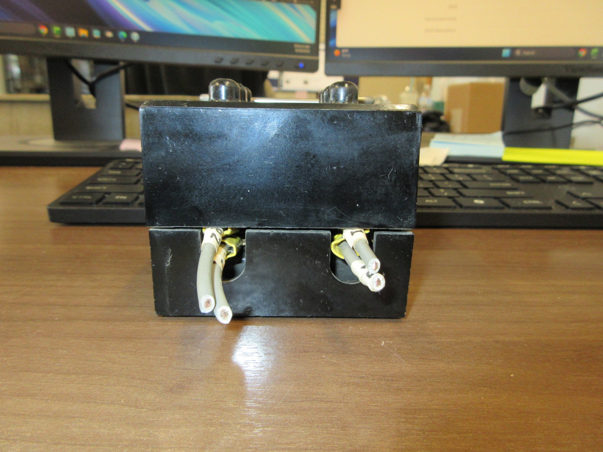 GE Fuse Pullout Switch CLF 30A 600V 2P (2) 6A Fuses Used