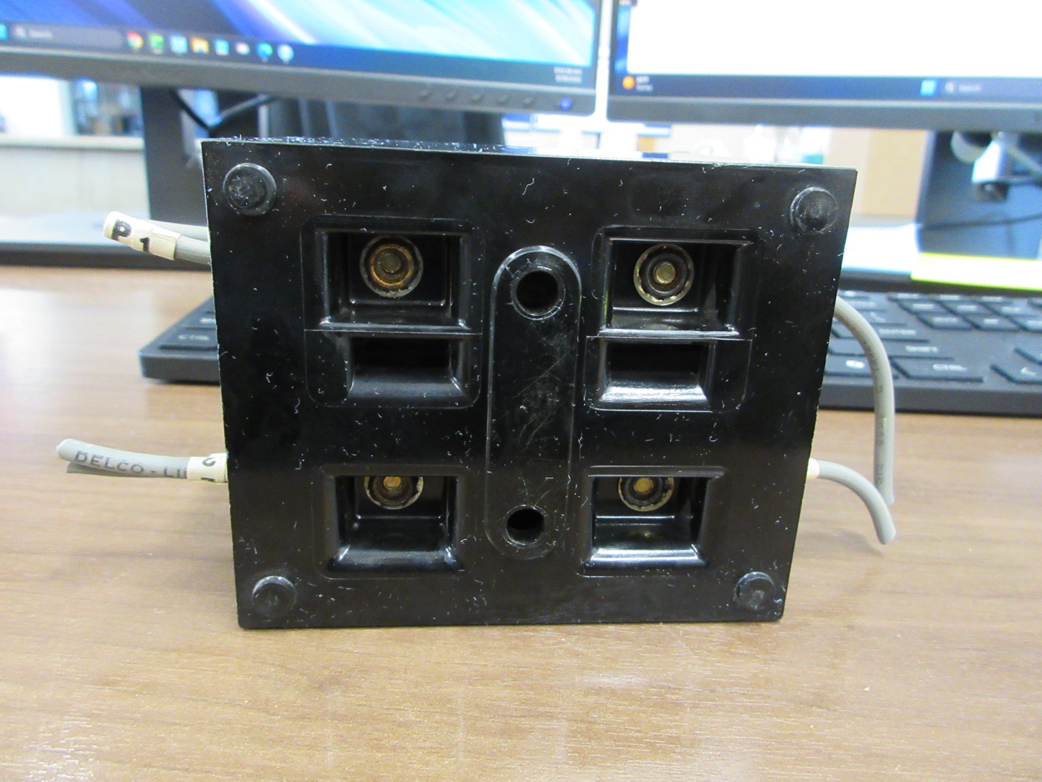 GE Fuse Pullout Switch CLF 30A 600V 2P (2) 6A Fuses Used
