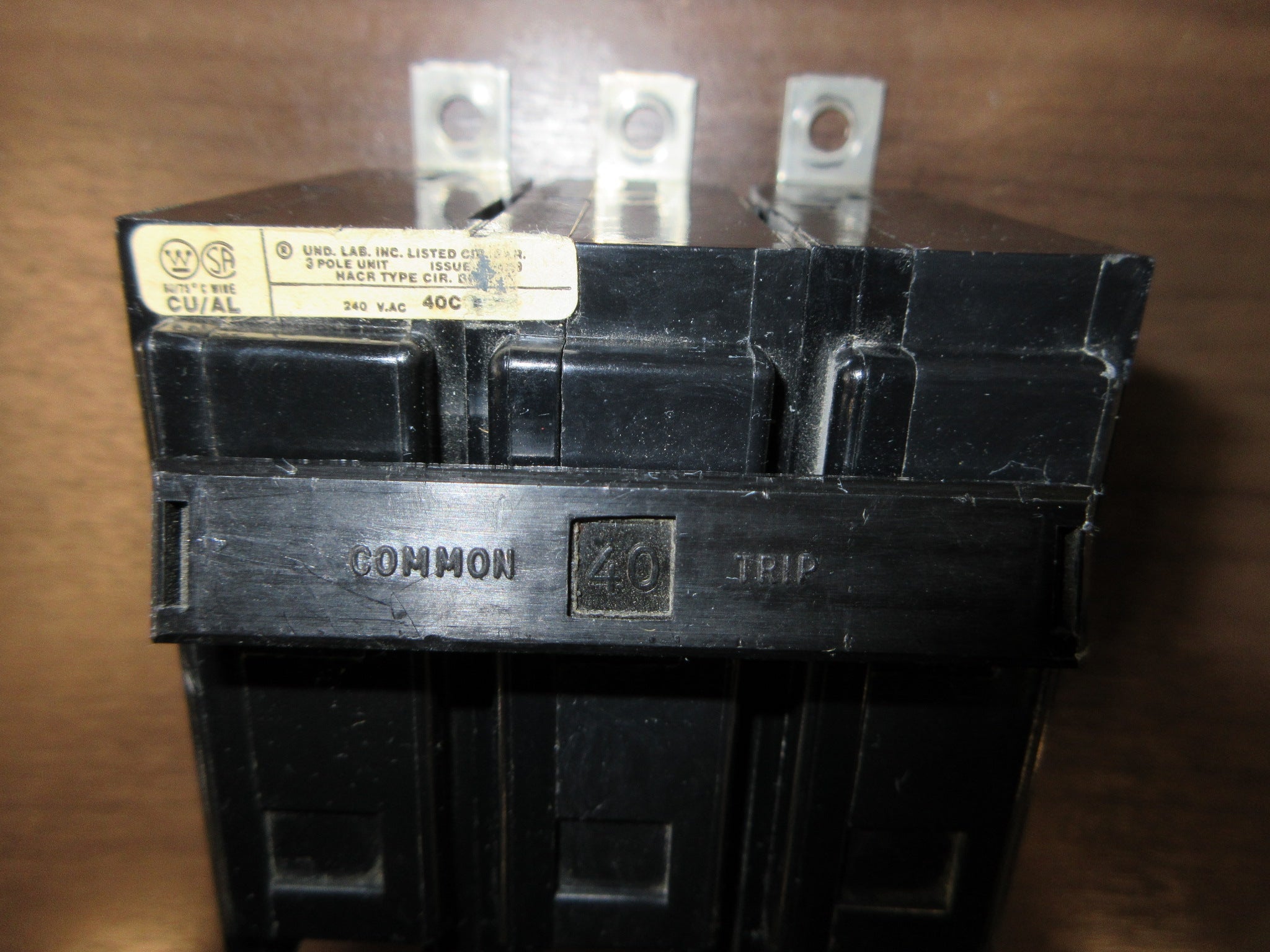 Westinghouse Type BA Bolt-on Circuit Breaker BAB3040H 40A 240A 3P Used
