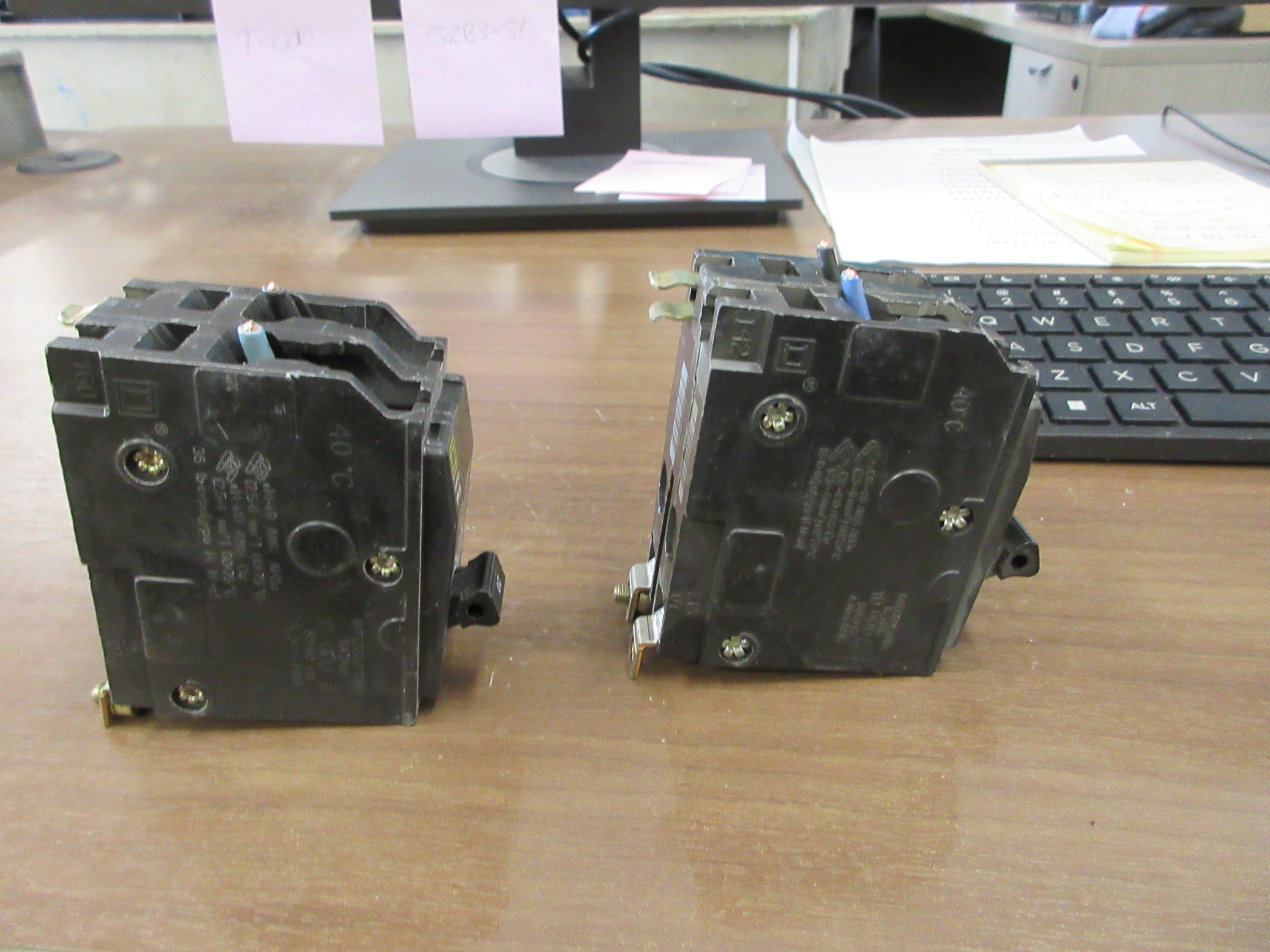 Square D Circuit Breaker QOB220 20A 120/240V 2P Lot of 2 Used