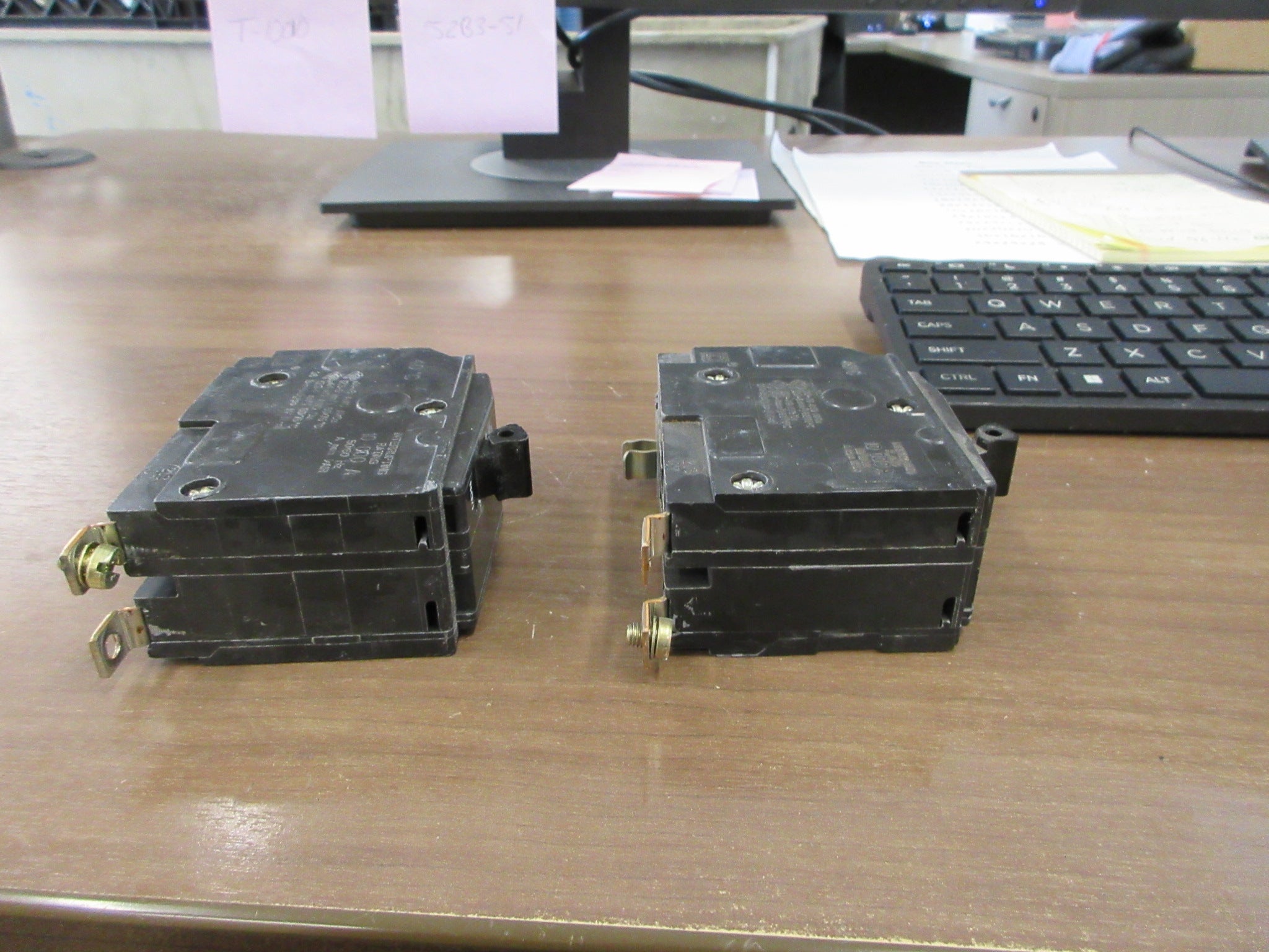 Square D Circuit Breaker QOB220 20A 120/240V 2P Lot of 2 Used