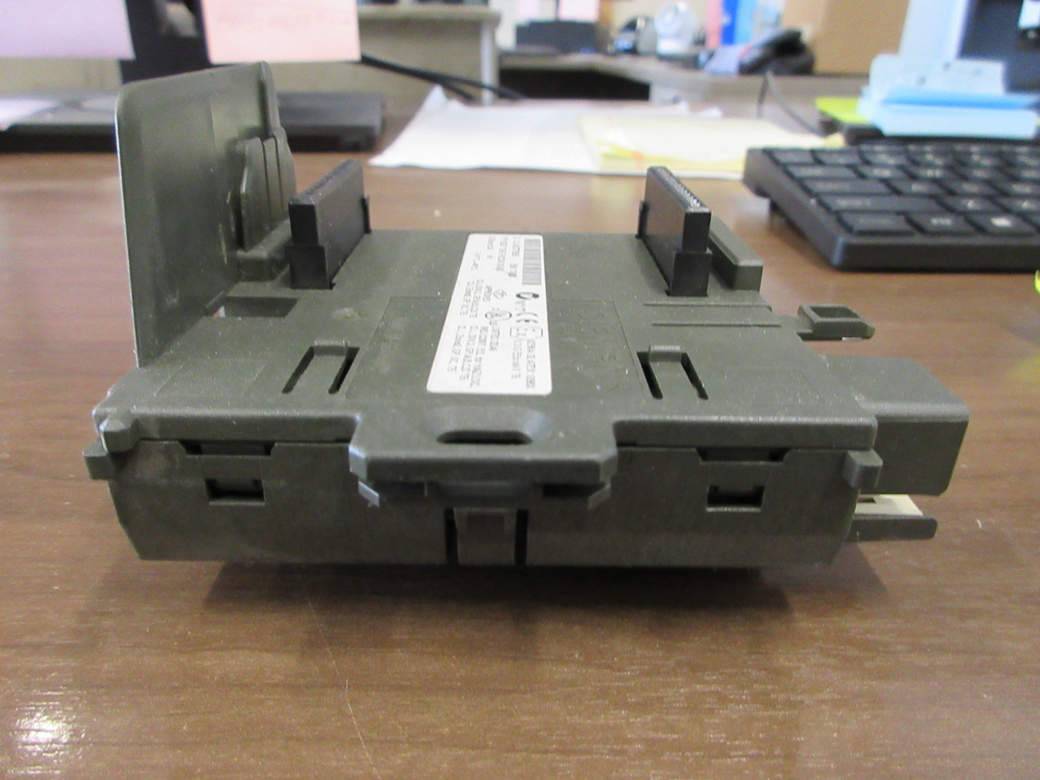 Siemens Simatic S7 Bus Module 6ES7 195-7HC00-0XA0 E-Stand: 04 Used