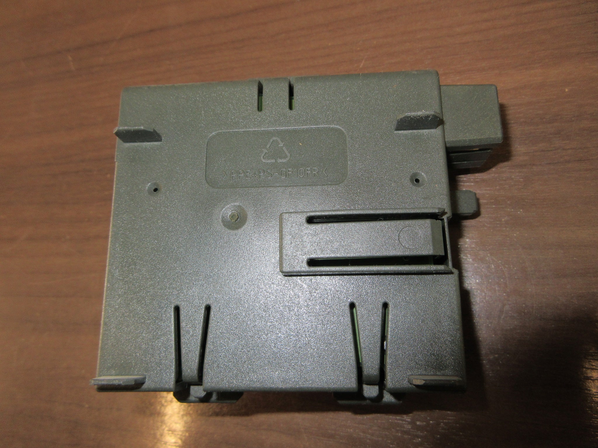 Siemens Simatic S7 Bus Module 6ES7 195-7HC00-0XA0 E-Stand: 04 Used
