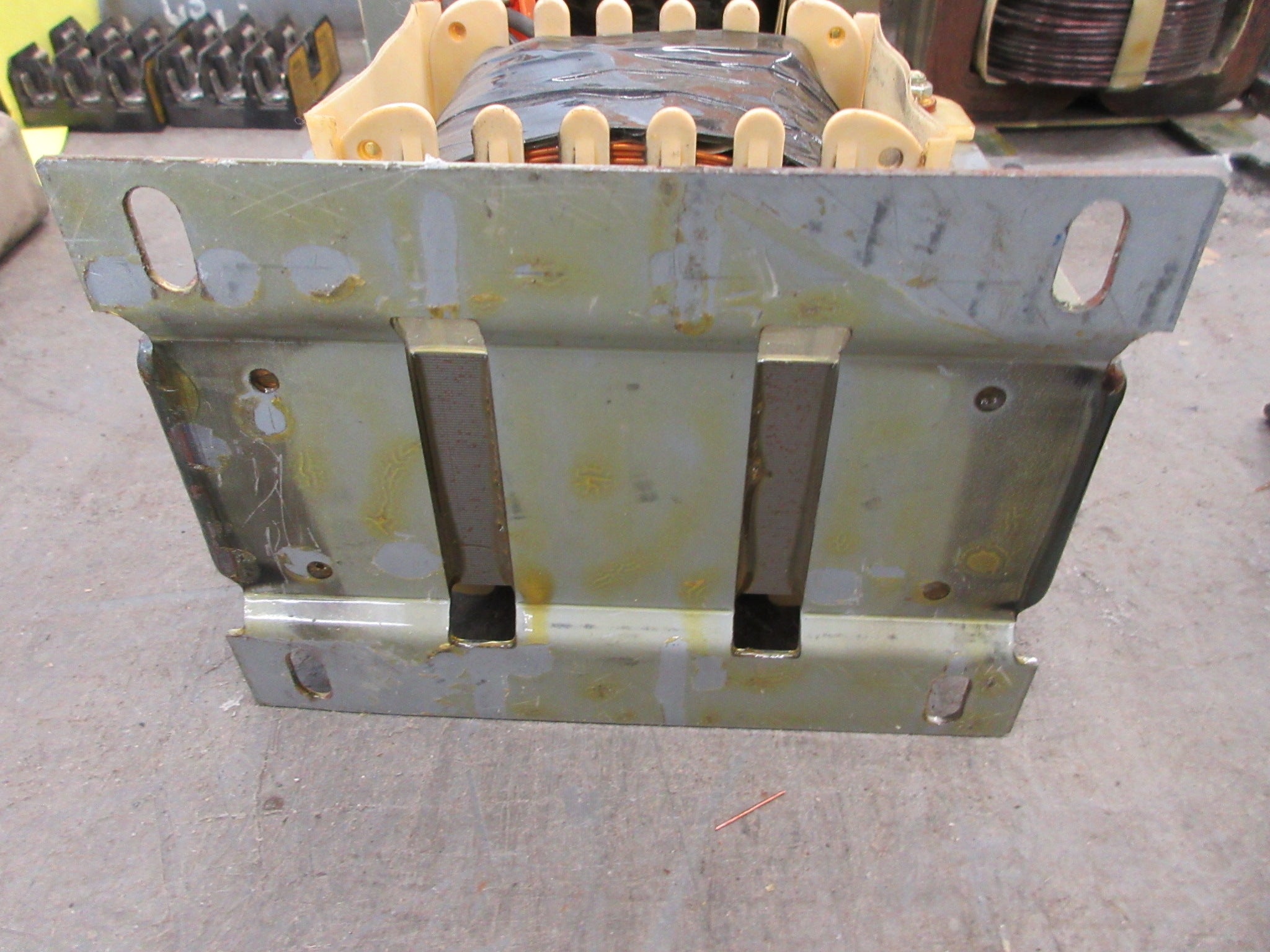 Tamura Transformer 34002386WA 450 VA Pri: 480V Sec: 230V 60Hz Used