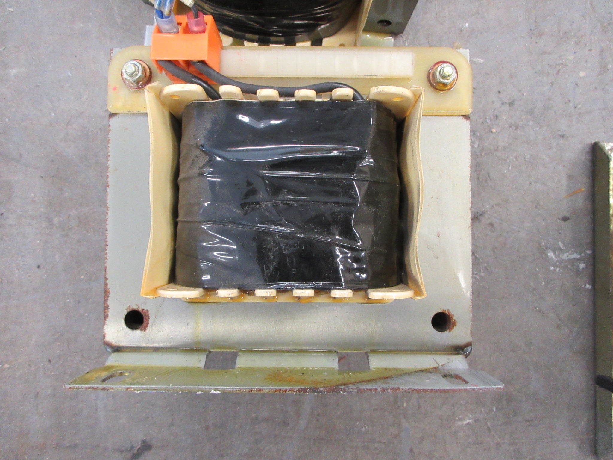 Tamura Transformer 34002386WA 450 VA Pri: 480V Sec: 230V 60Hz Used