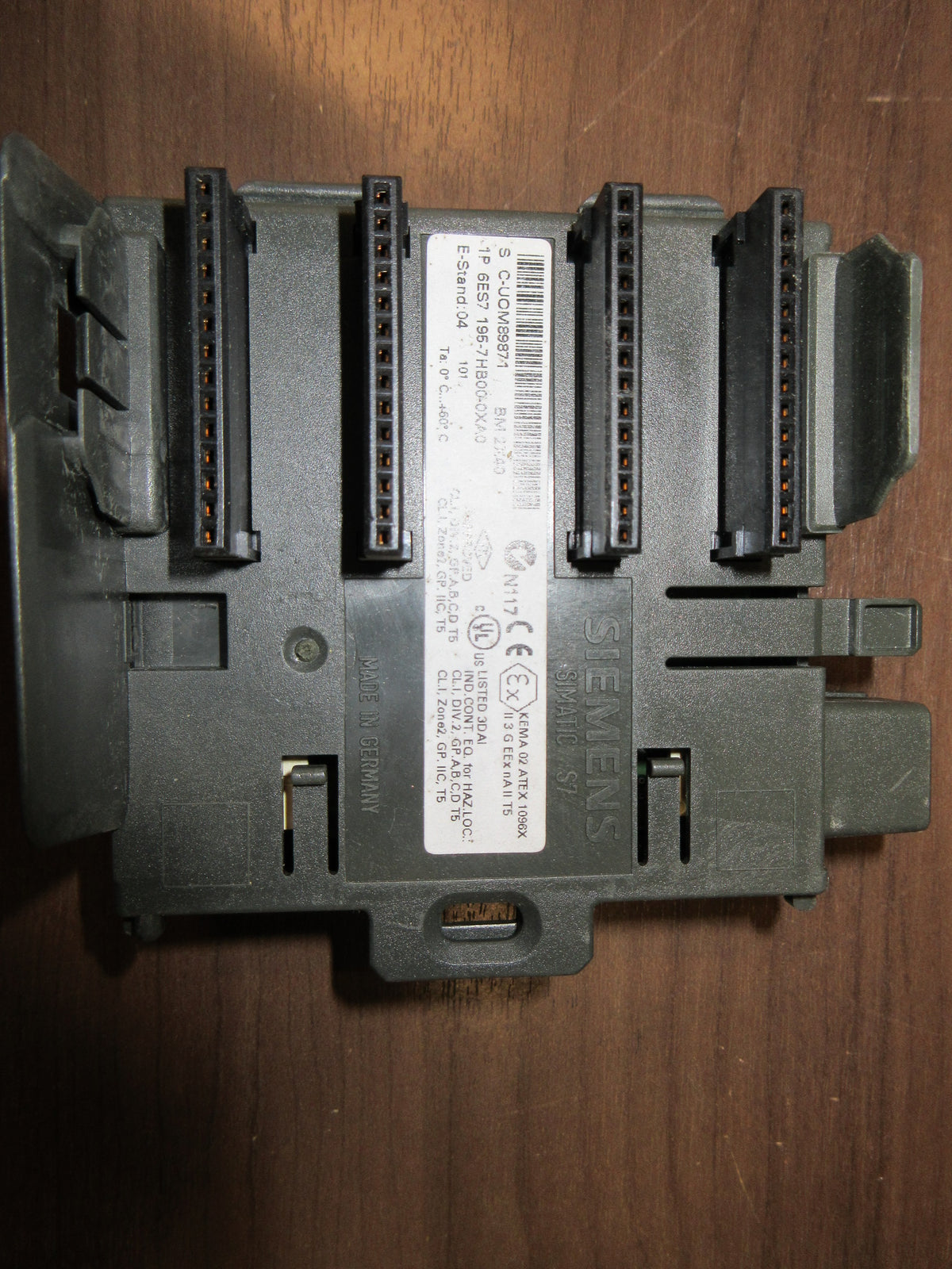 Siemens Bus Module 6ES7 195-7HB00-0XA0 E-Stand: 04 Used