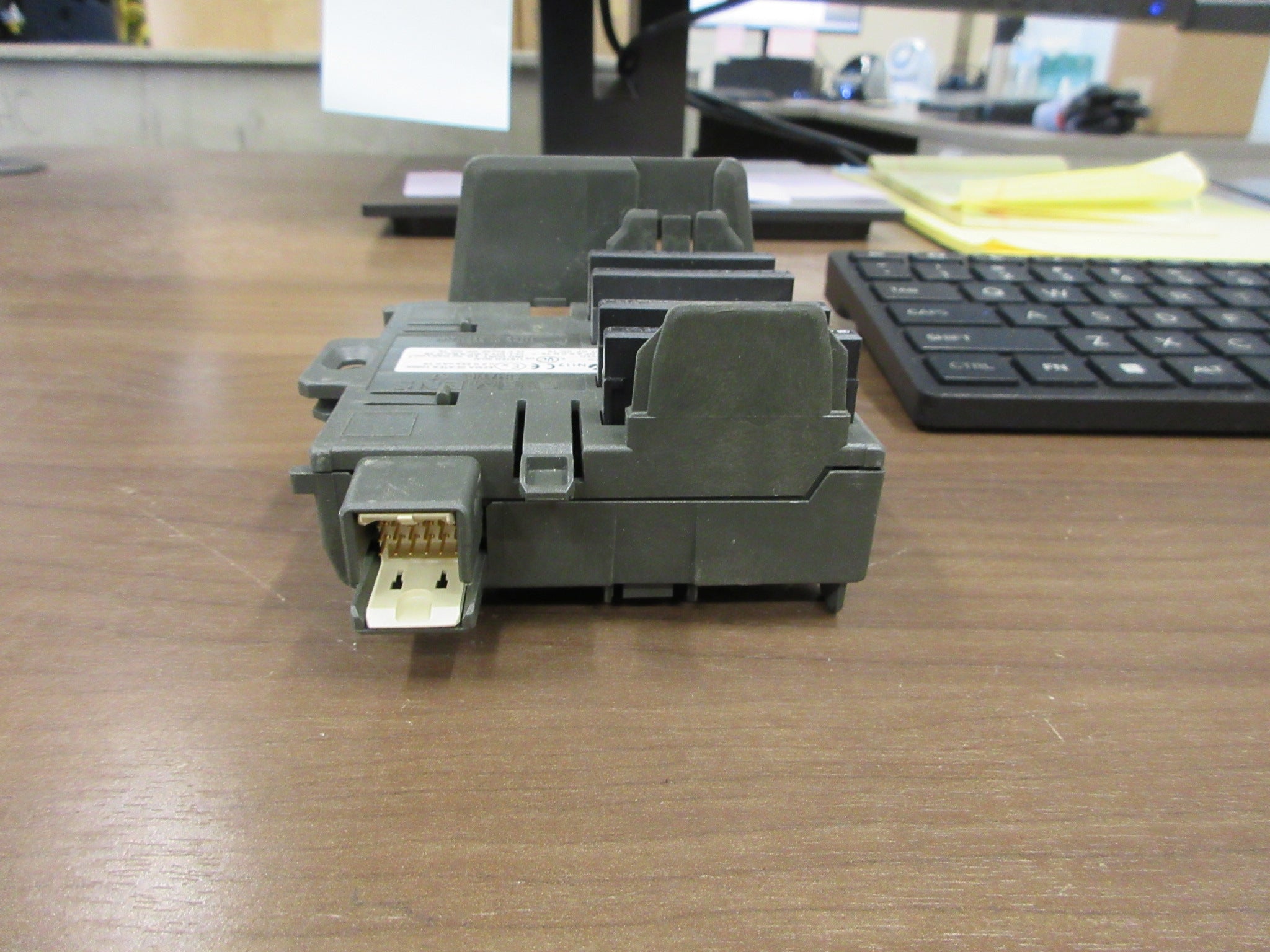 Siemens Bus Module 6ES7 195-7HB00-0XA0 E-Stand: 04 Used