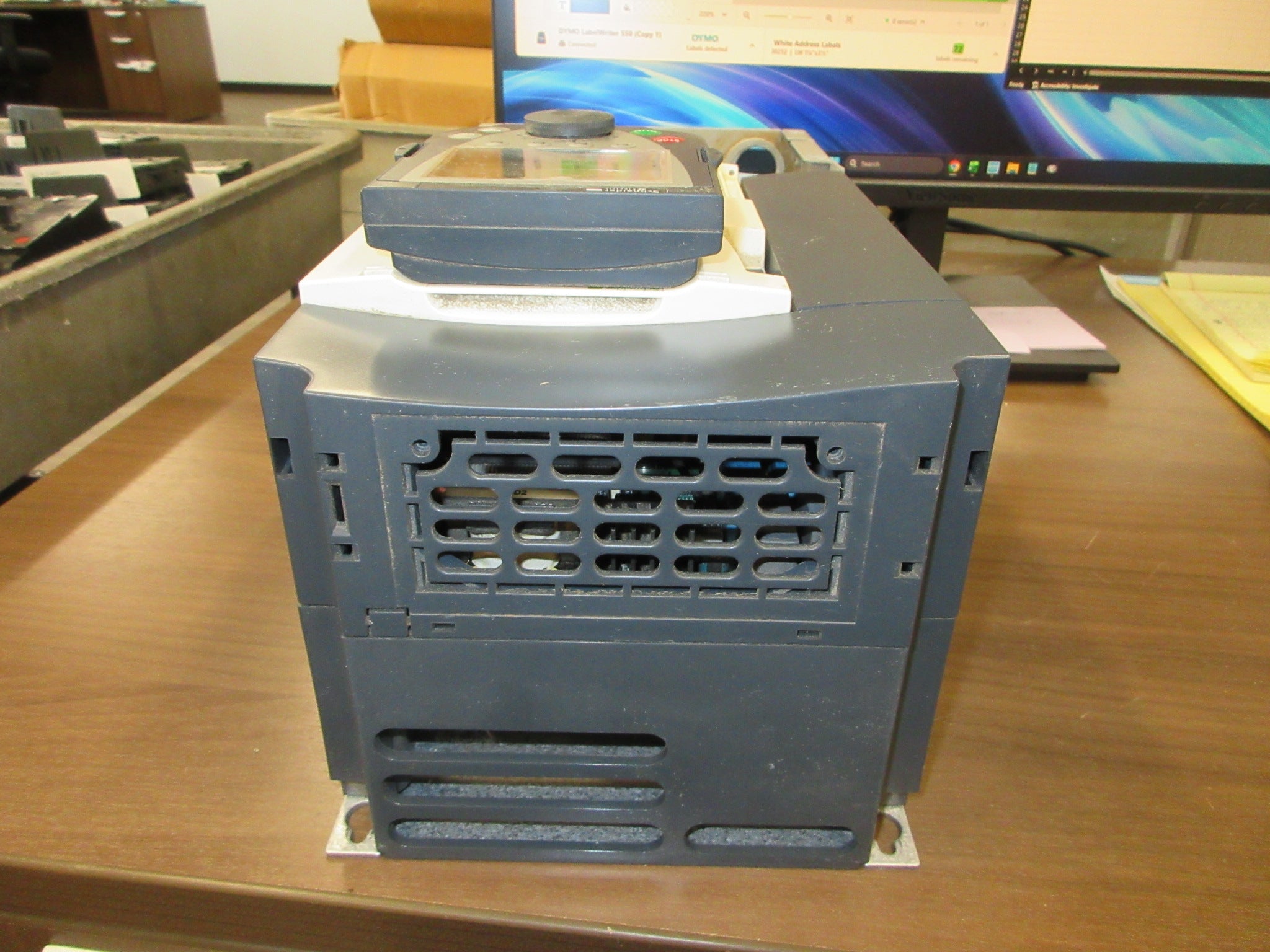 Telemecanique Alktivar 61 AC Drive ATV61HU55N4 7.5HP 3Ph Used