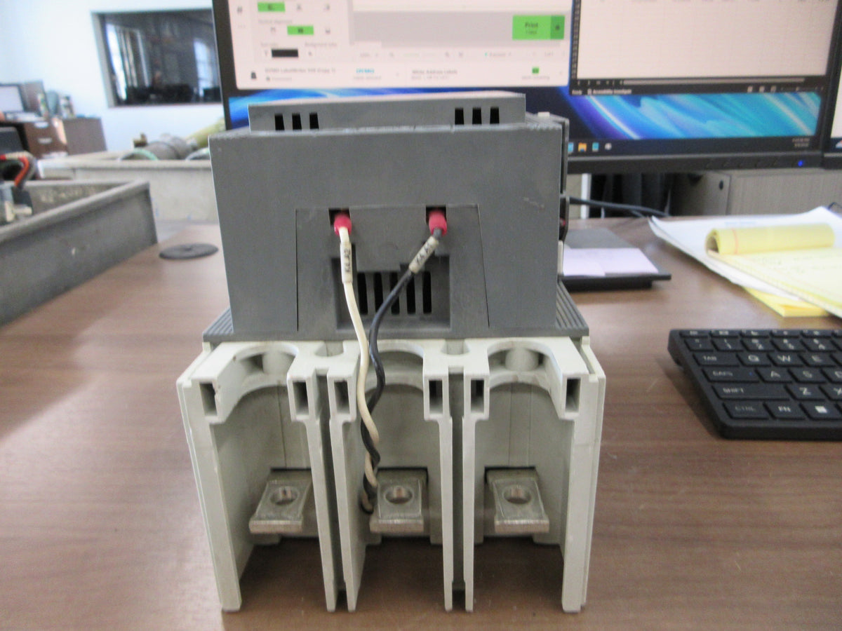 ABB Contactor A300-30 230-240V Coil 400 A 600 V (1) Aux Contact Used
