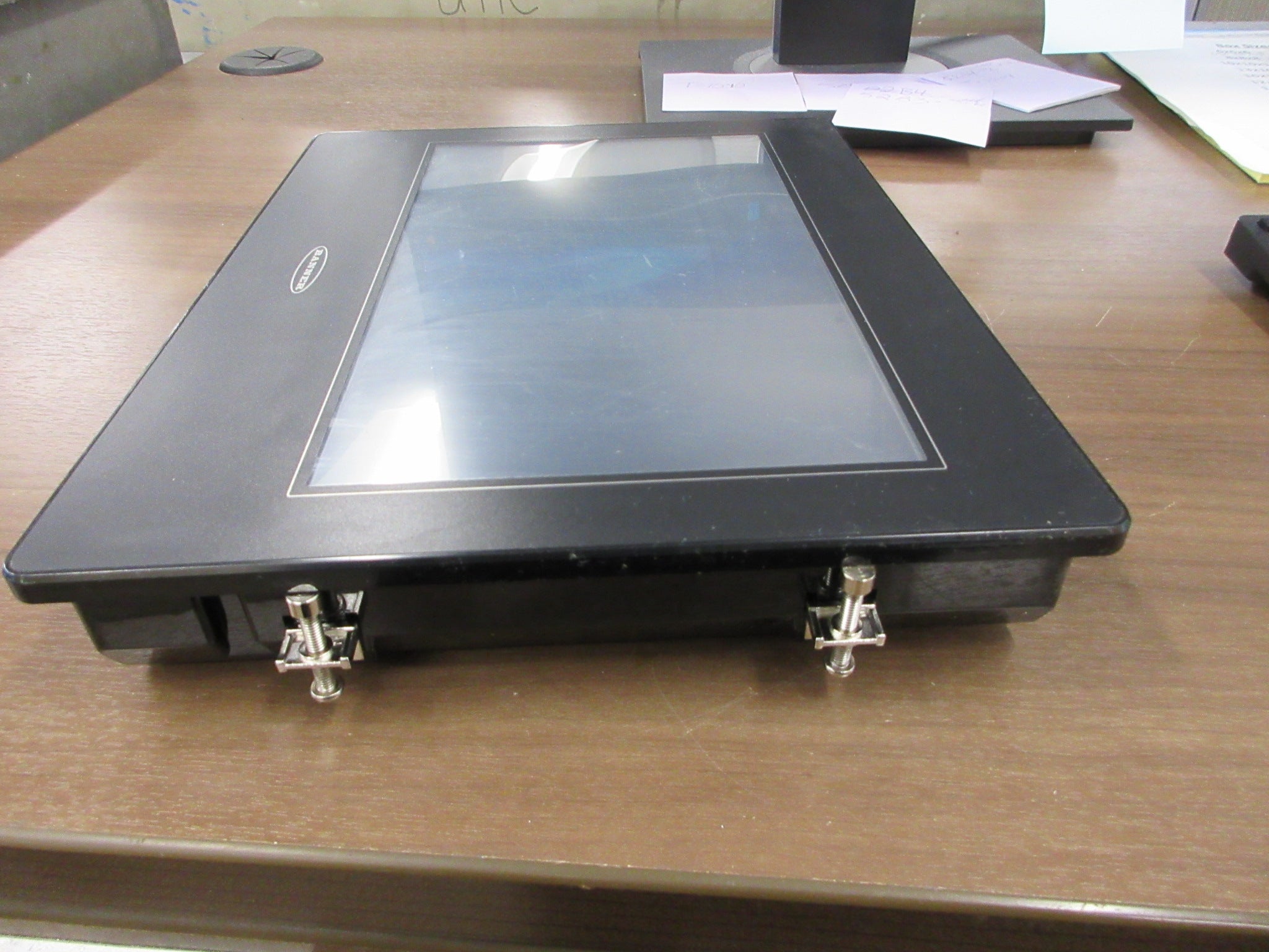 Banner HMI Touch Panel THM101C3E Ver. V1.5-2.1-0SA 24VDC 0.8A Used