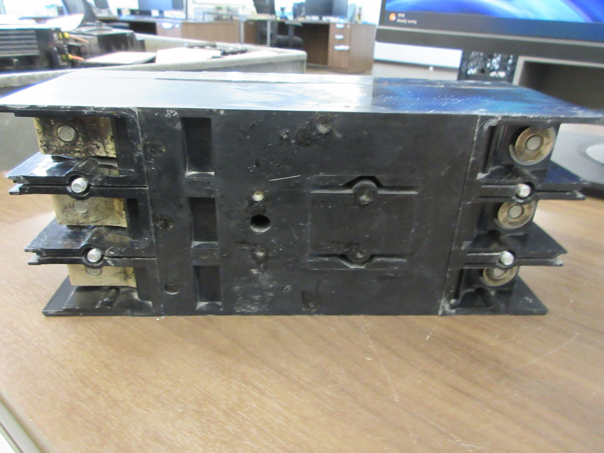 GE Circuit Breaker TFJ236125 125A 600V 3P (4) Mounting Screw Used