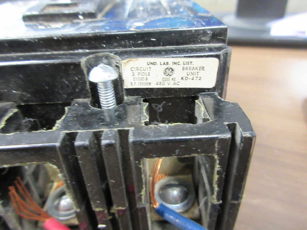 GE Circuit Breaker TEF134015 15A 480V 3P (2 Mounting Screws  Used