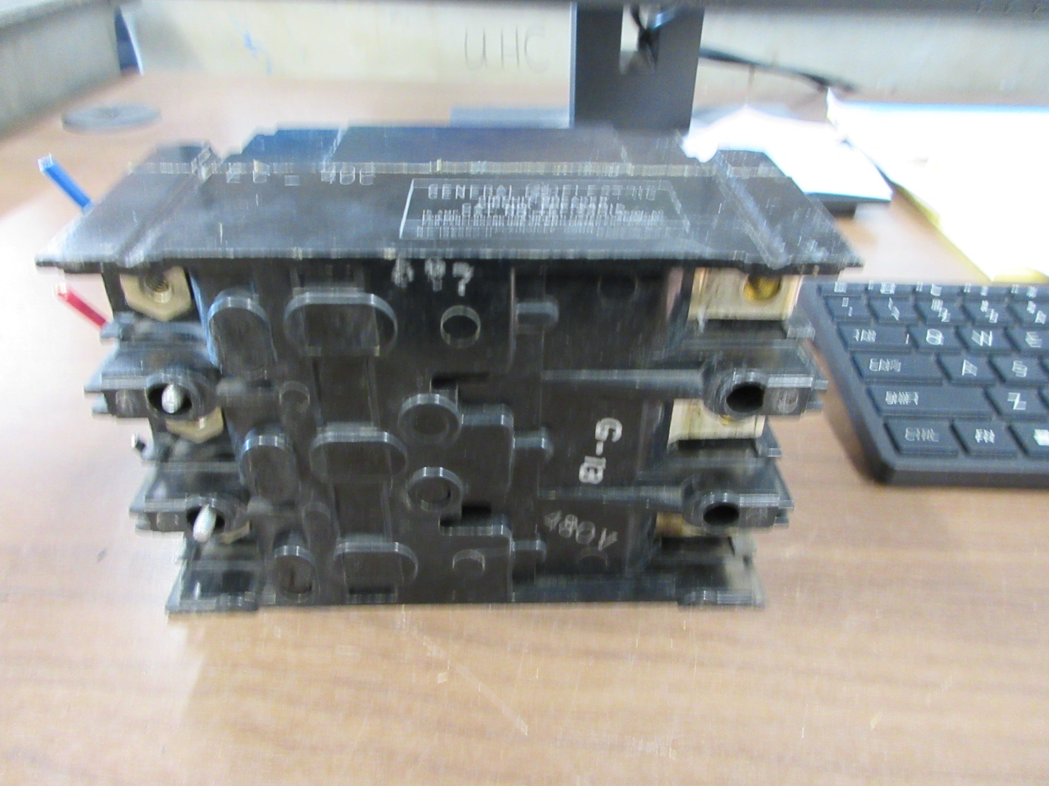 GE Circuit Breaker TEF134015 15A 480V 3P (2 Mounting Screws  Used