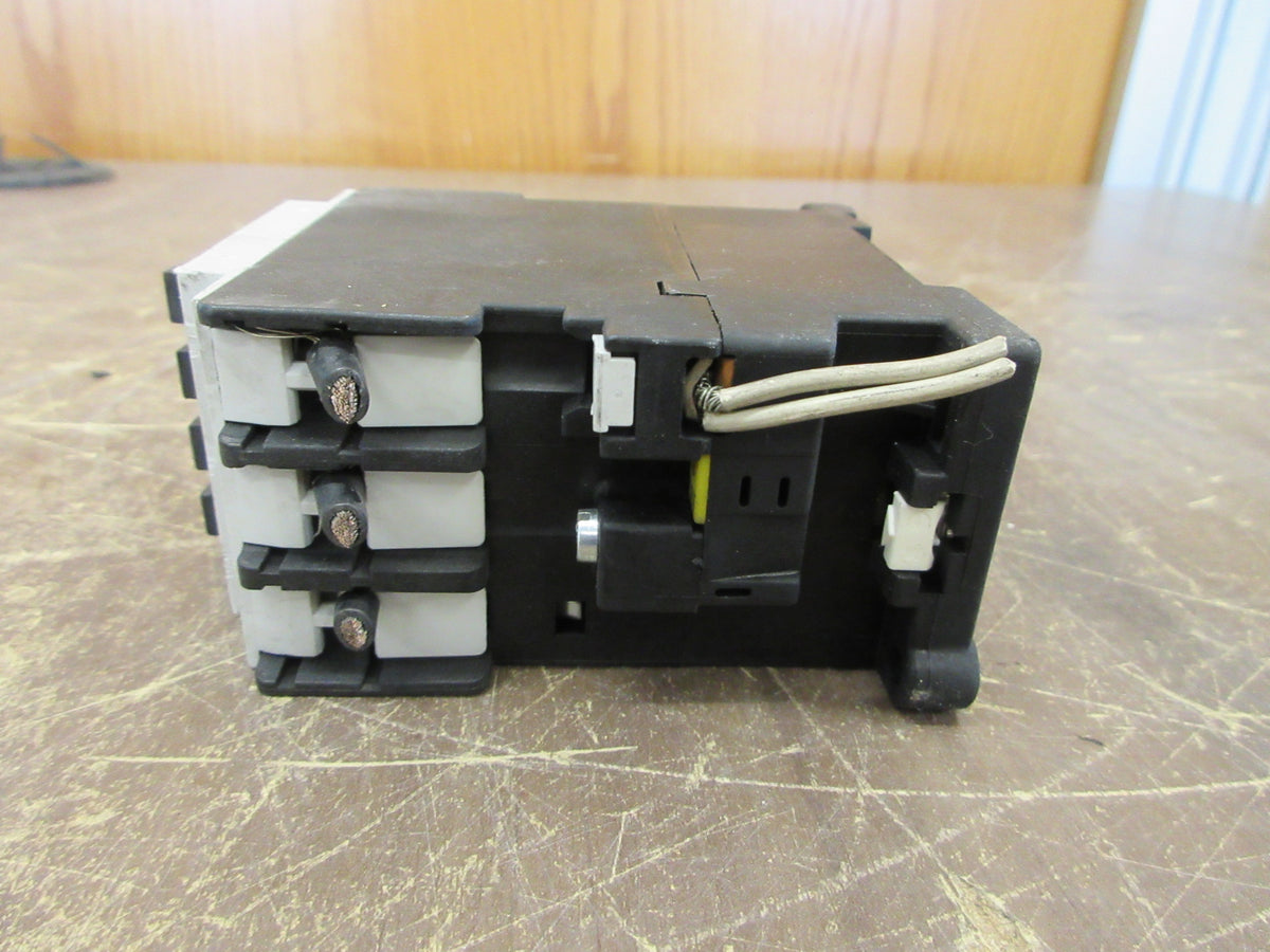 Siemens Contactor 3TF3200-0A 120V Coil Doesn't Have Aux Contacts Used