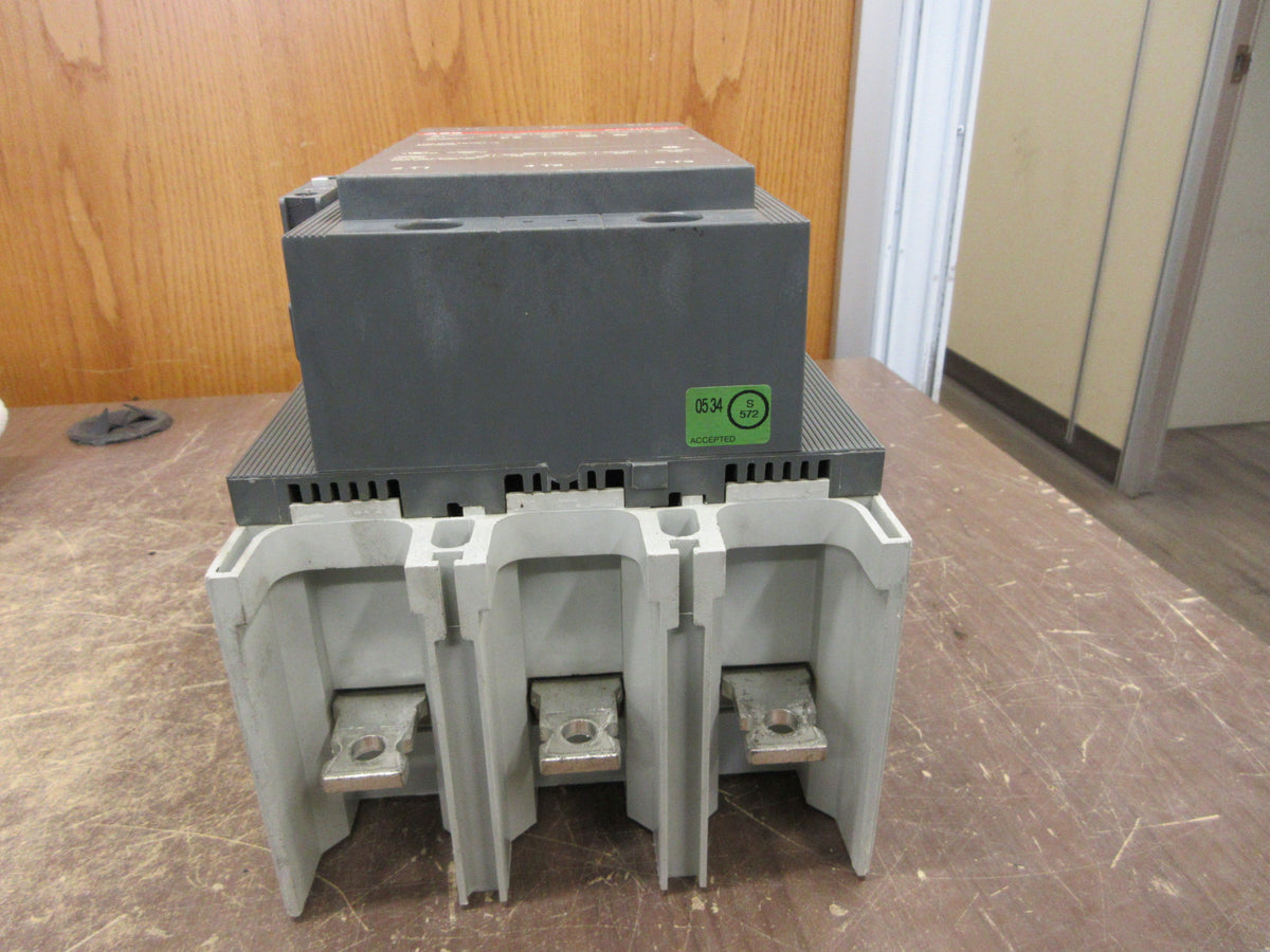 ABB Contactor AF400-30 100-250V AC/DC 550A 600V (1) Aux Contact Used