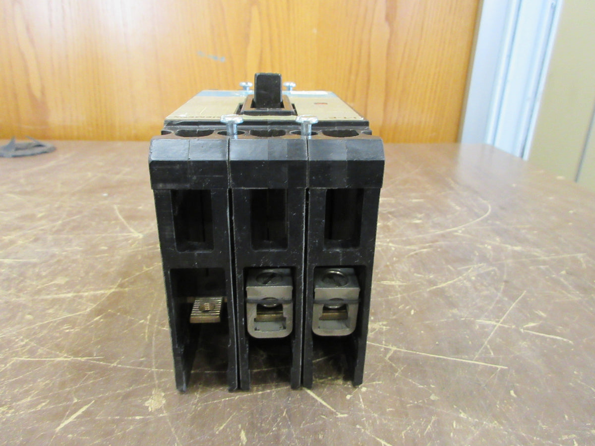 Siemens Sentron Circuit Breaker ED63B100 100A 600V 3P W/ Mounting Screws Used