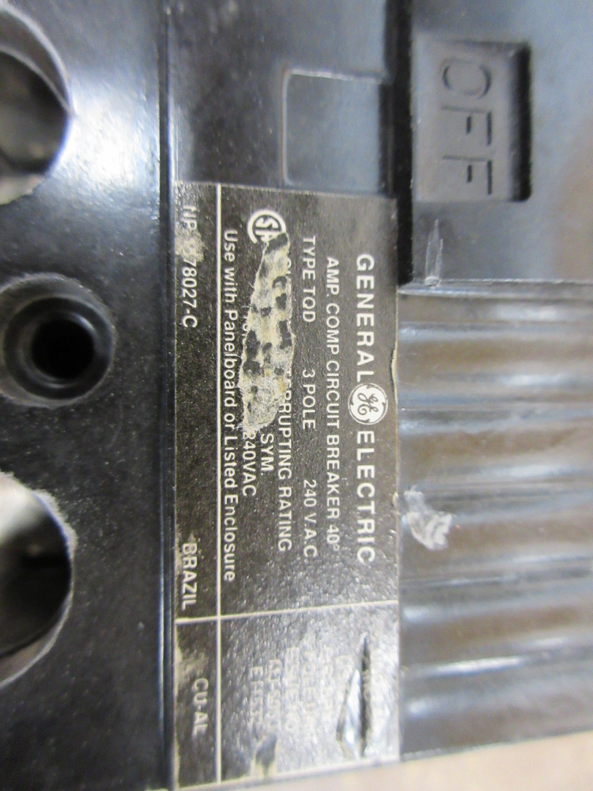 GE Circuit Breaker TQD32225 225A 240V 3P * (3) Lugs* Used