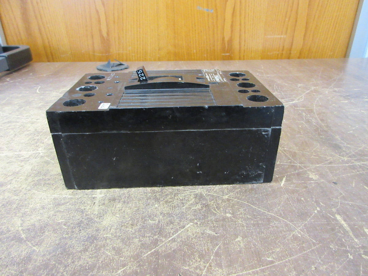 GE Circuit Breaker TQD32225 225A 240V 3P * (3) Lugs* Used