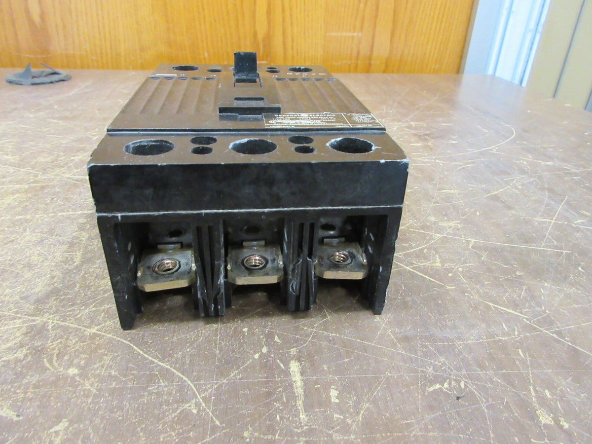 GE Circuit Breaker TQD32225 225A 240V 3P * (3) Lugs* Used