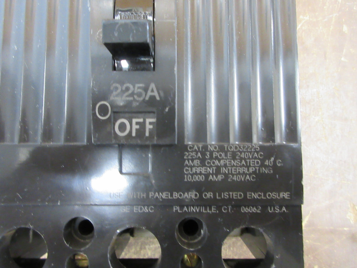 GE Circuit Breaker TQD32225 225A 240V 3P * No Lugs * Used