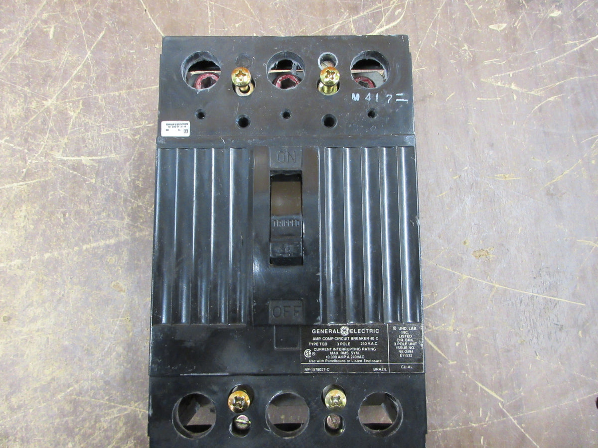 GE Circuit Breaker TQD32225 225A 240V 3P * (3) Lugs* (4) Mounting Screws  Used