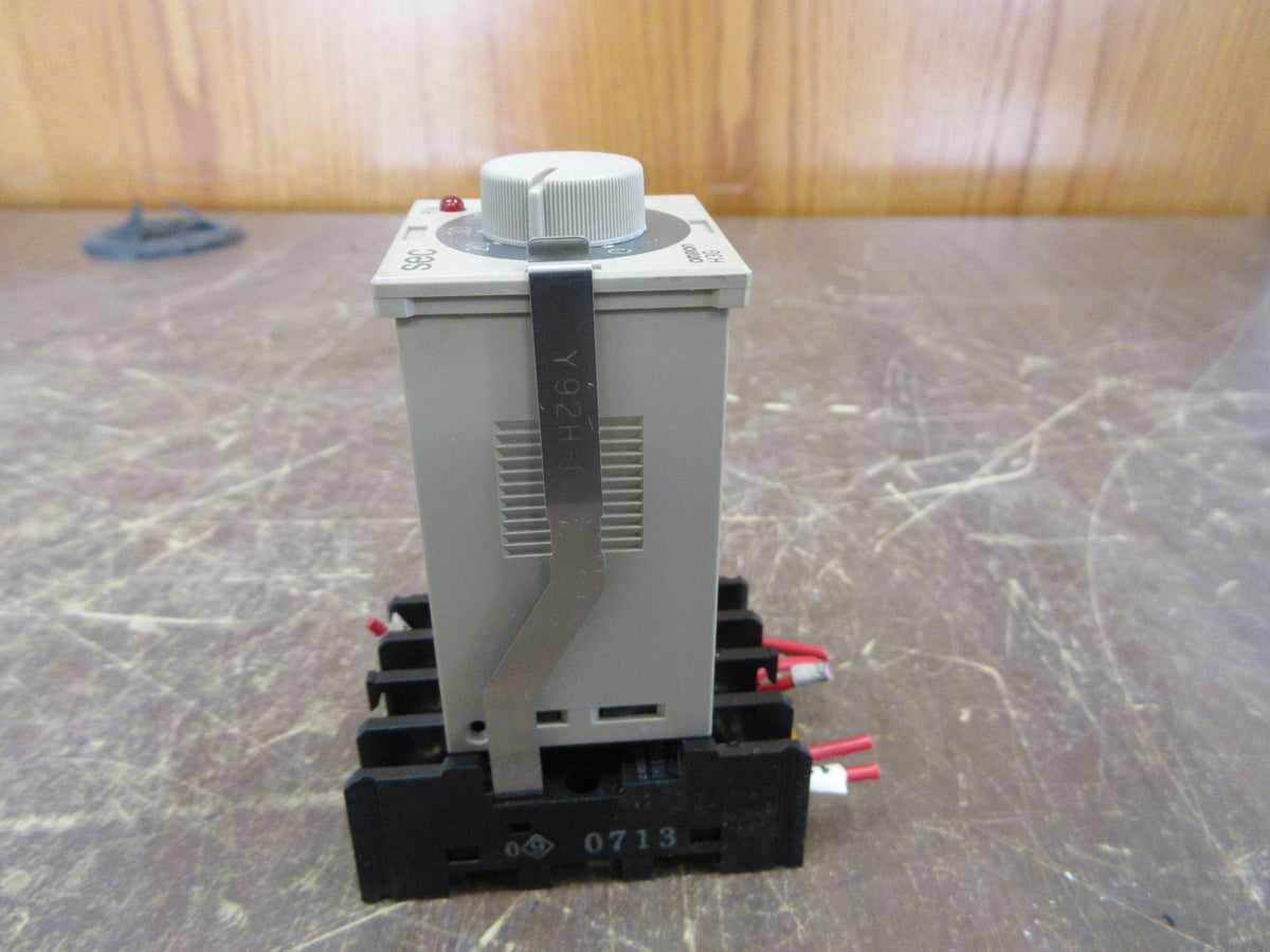 Omron Timer H3G-8C Range: 0-60 sec Used