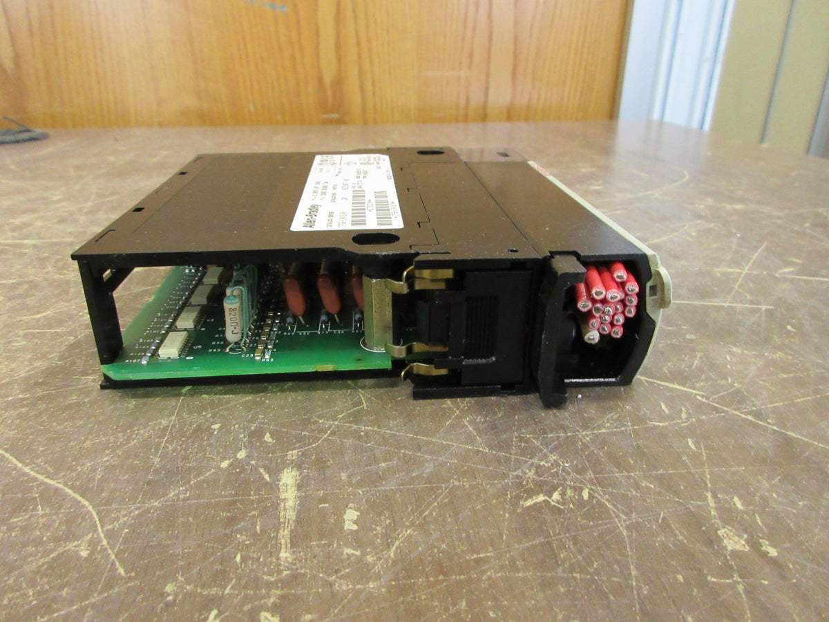 Allen-Bradley Input Module 1756-IA16 Ser. A Rev. J01 F/W Rev. 3.2 16PT 120V Used