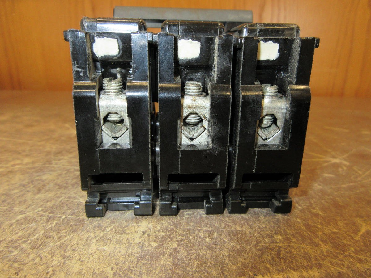 Gould ITE Clip-On Circuit Breaker Q320 20A 240V 3P Used