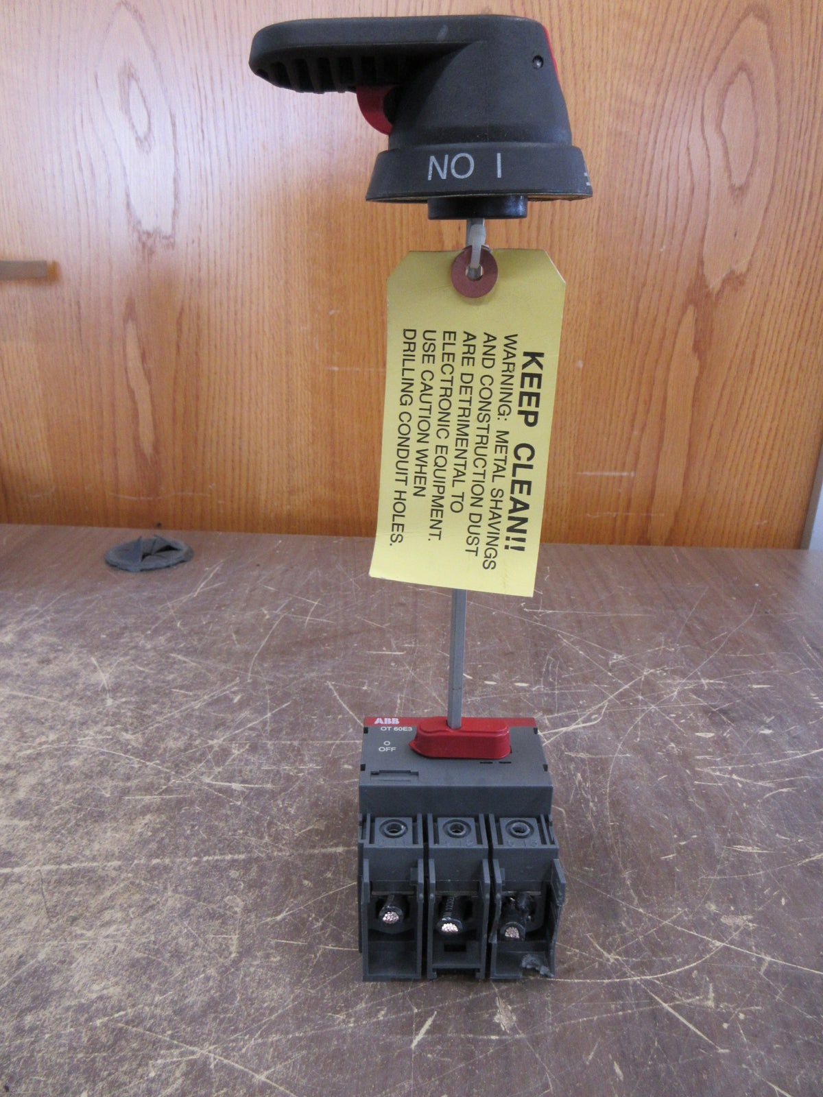 ABB Disconnect Switch OT60E3 60A 600V 3P * Broken Mounting Foot * Used