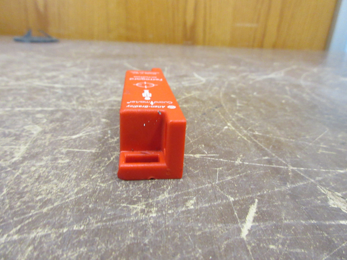 Allen-Bradley Guardmaster Ferrogard Actuator Used