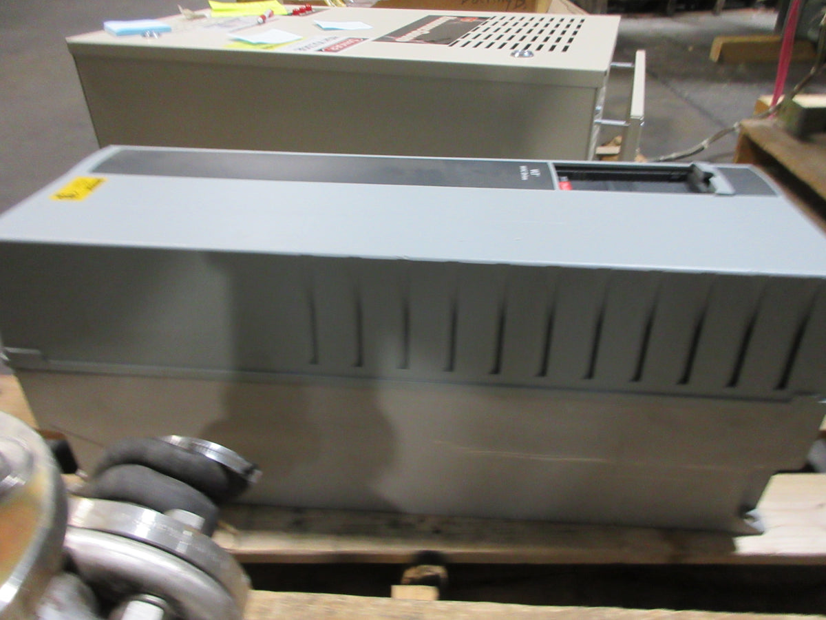 Danfoss VLT AC Drive 131B4264 40HP 3Ph Input: 3x380-480V 50/60Hz 55/47A Used