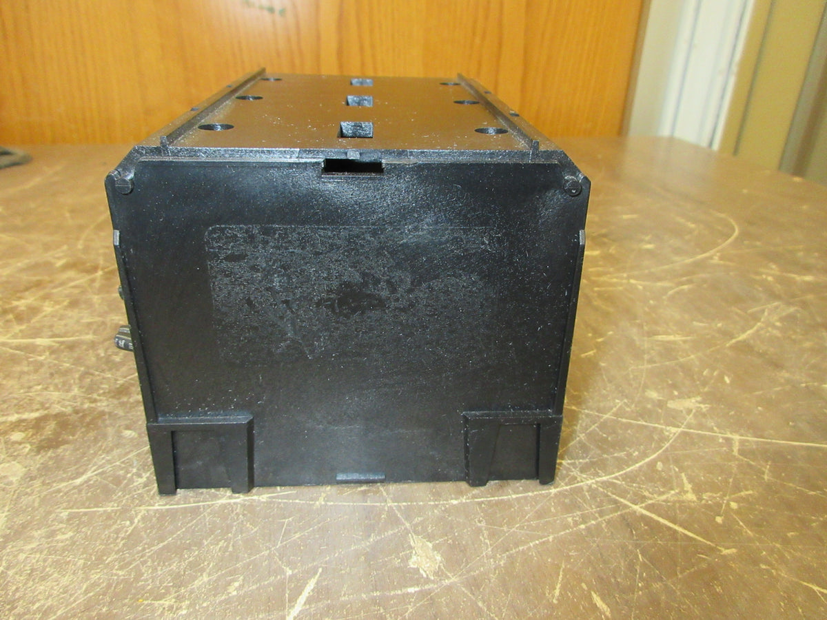 Marathon Power Distribution Block 1333595 CH 420A 600V 3P Load: 4-8, 4-14 Used