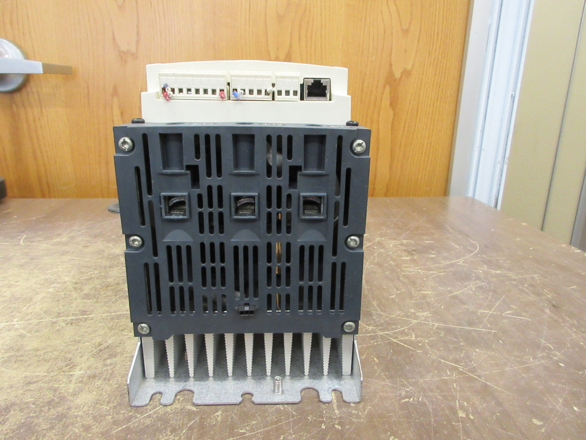 Schneider Electric Altistart 22 Soft Start ATS22D88S6U 75HP 208-600V 3Ph Used