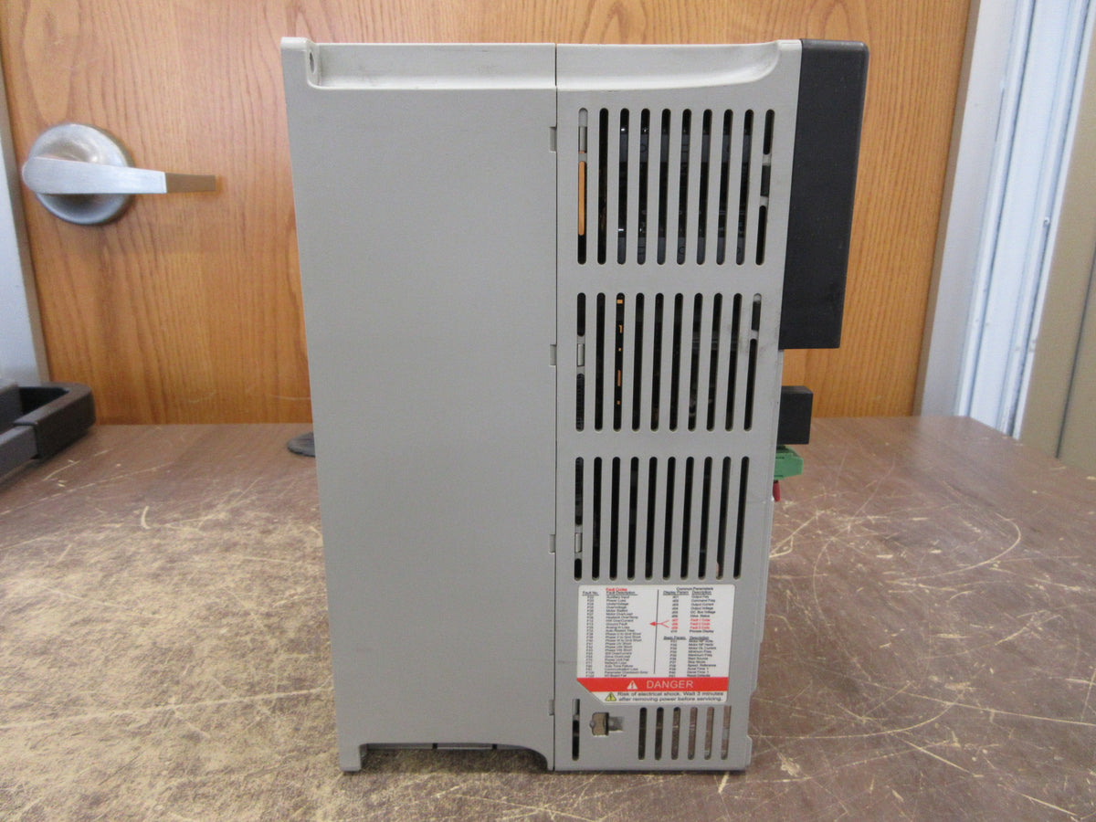Allen-Bradley Power Flex 40 AC Drive 25B-D6P0N104 Ser. A 10HP 3Ph Used