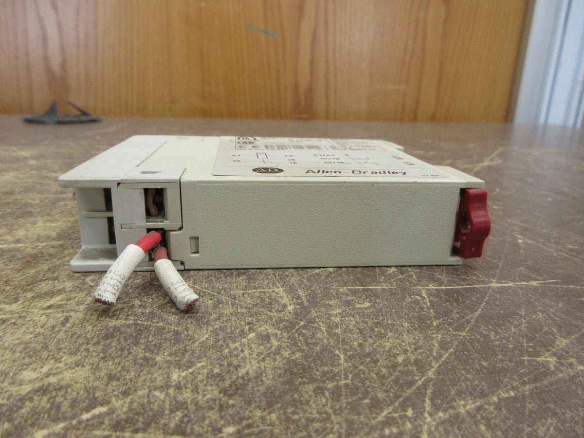 Allen- Bradley Time Delay Relay 700-FS16BA1 Ser. A Range: 0.15-3min Used