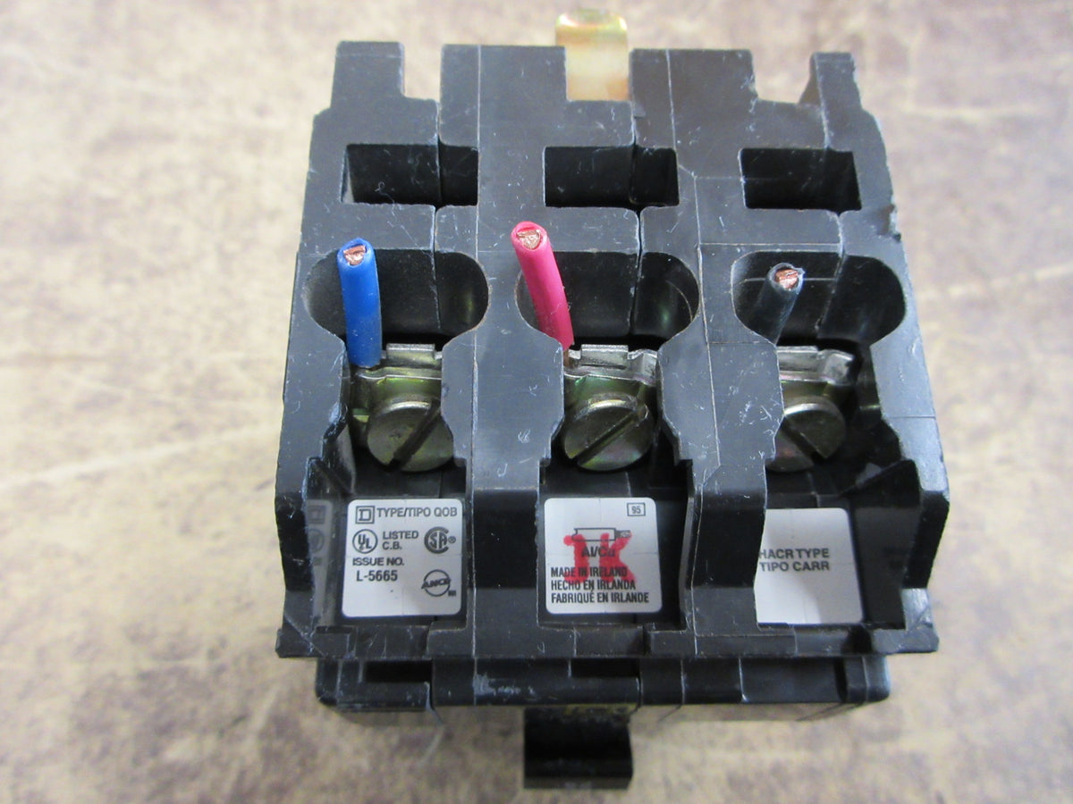 Square D Bolt -on Circuit Breaker Qob325 25A 240V 3P * (1) Mounting Screw* Used