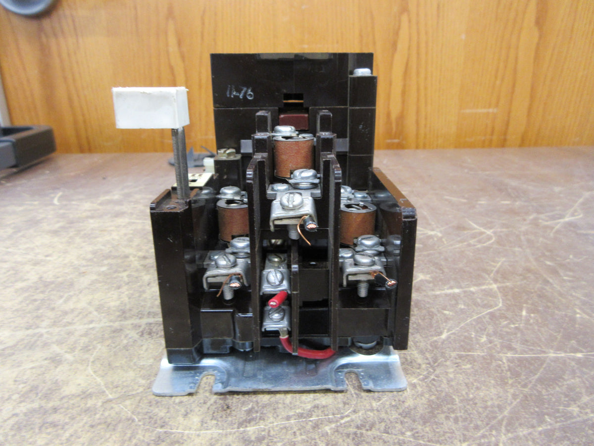 Cutler-Hammer Size 1 Starter A10CN0 Ser. A1 120V Coil 27A Used