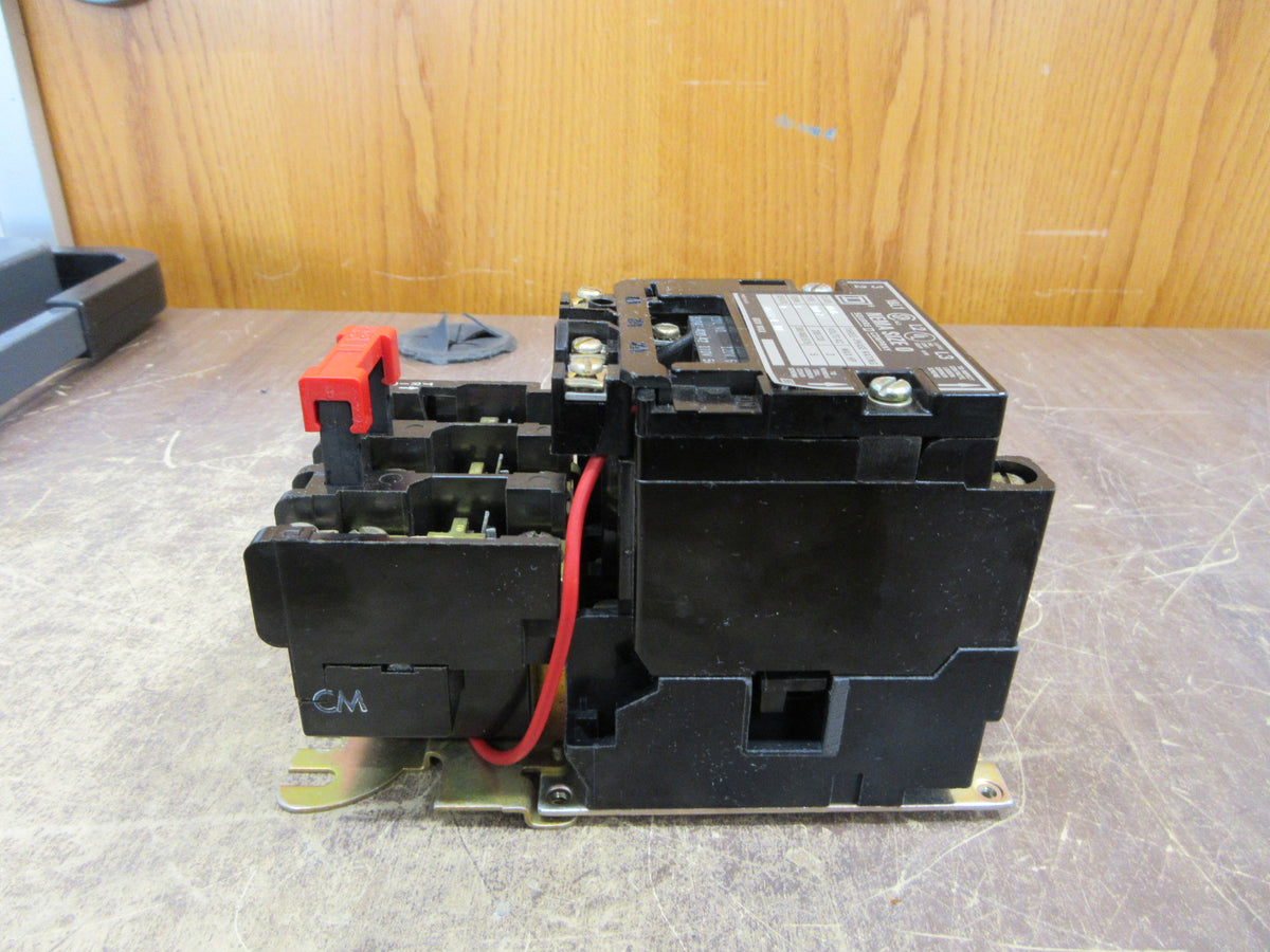 Square D Size 0 Starter 8536SBO2S Ser. A 120V Coil 600V Used
